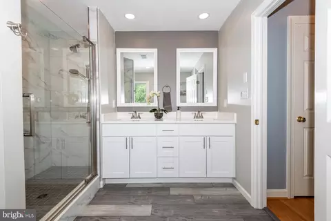 Bath - 1717 Jasper Ln, Crofton, MD 21114 photo 3 of 5