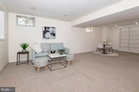 Living - 1717 Jasper Ln, Crofton, MD 21114 photo 4 of 6