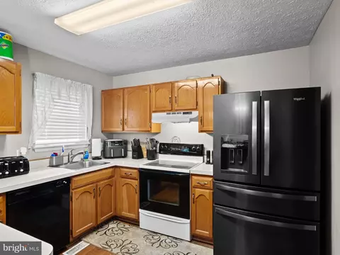 Kitchen - 3413 Halifax Ct, Pasadena, MD 21122 photo 2 of 3
