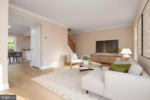 Living - 907 Spry Harbour, Pasadena, MD 21122 photo 1 of 4