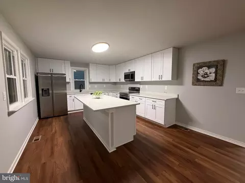 706 203rd St, Pasadena, MD 21122 photo 3