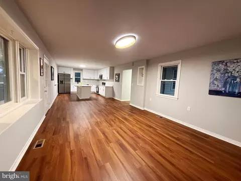706 203rd St, Pasadena, MD 21122 photo 5