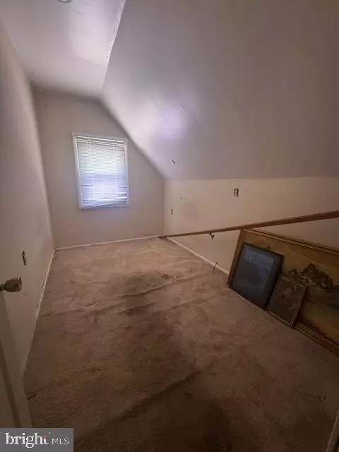 Entry Way - 1276 Pekin Rd, Pasadena, MD 21122 photo 5 of 8