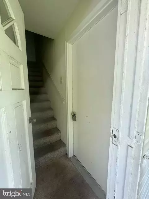 Entry Way - 1276 Pekin Rd, Pasadena, MD 21122 photo 8 of 8