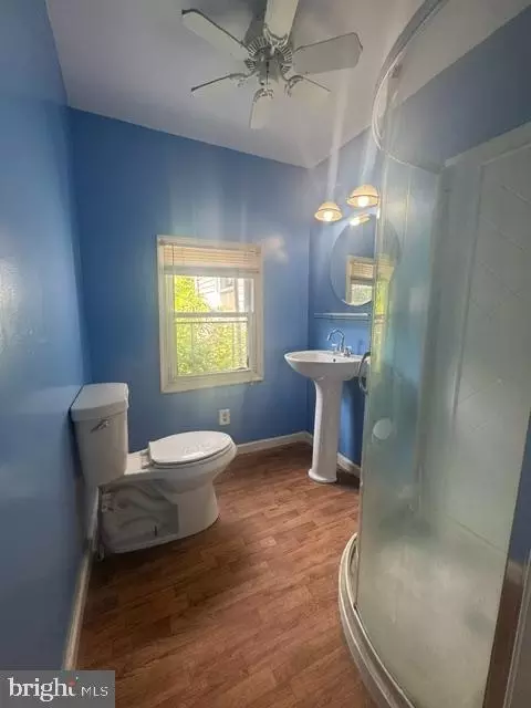 Bath - 1276 Pekin Rd, Pasadena, MD 21122 photo 2 of 2