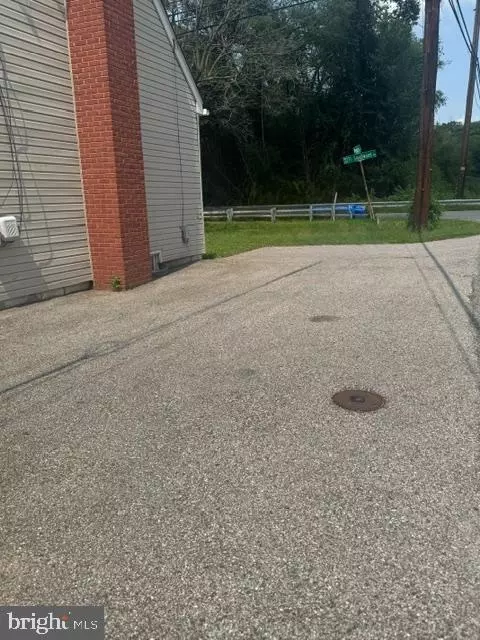 Exterior - 1276 Pekin Rd, Pasadena, MD 21122 photo 2 of 4