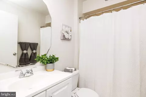 Bath - 30 I Sandstone Ct, Annapolis, MD 21403 photo 2 of 2