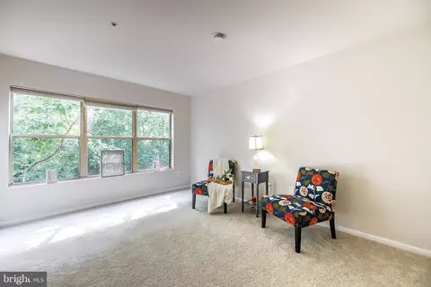 Living - 30 I Sandstone Ct, Annapolis, MD 21403 photo 4 of 5