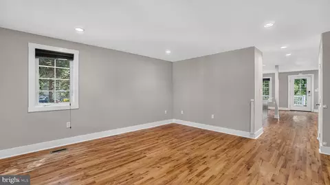 Living - 7732 W Shore Rd W, Pasadena, MD 21122 photo 1 of 2