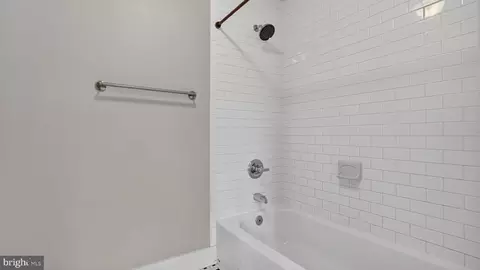Bath - 7732 W Shore Rd W, Pasadena, MD 21122 photo 2 of 3