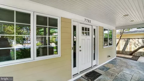Exterior - 7732 W Shore Rd W, Pasadena, MD 21122 photo 2 of 9
