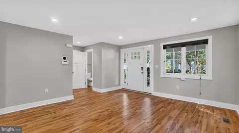 Entry Way - 7732 W Shore Rd W, Pasadena, MD 21122 photo 1 of 6