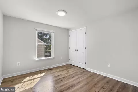 Bedroom - 556 Sunset Knoll Rd, Pasadena, MD 21122 photo 2 of 3