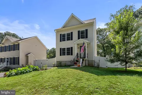 Exterior - 556 Sunset Knoll Rd, Pasadena, MD 21122 photo 2 of 8