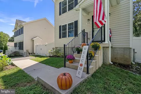 Exterior - 556 Sunset Knoll Rd, Pasadena, MD 21122 photo 3 of 8