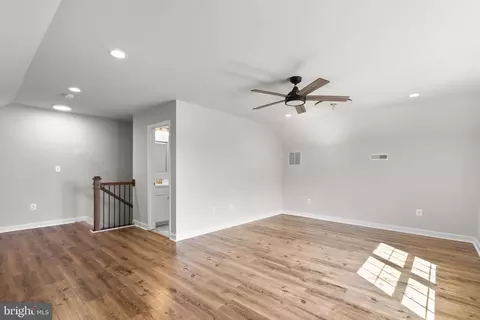 Living - 556 Sunset Knoll Rd, Pasadena, MD 21122 photo 6 of 6