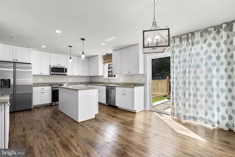 Kitchen - 556 Sunset Knoll Rd, Pasadena, MD 21122 photo 1 of 3