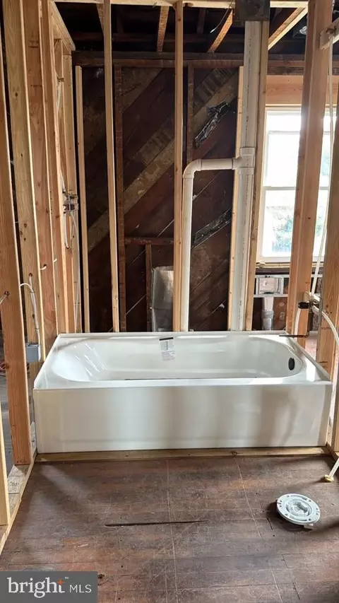 Bath - 14 3rd Ave, Baltimore, MD 21225 photo 2 of 2
