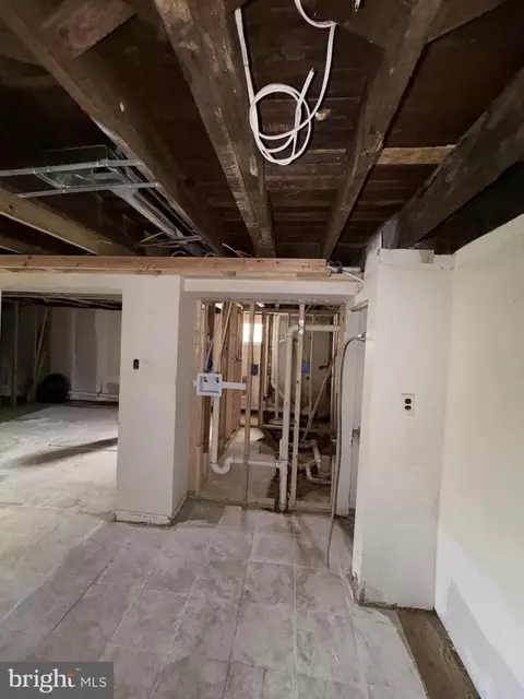 Entry Way - 14 3rd Ave, Baltimore, MD 21225 photo 2 of 6