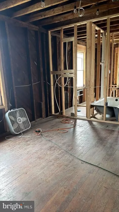 Entry Way - 14 3rd Ave, Baltimore, MD 21225 photo 5 of 6