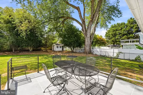 Exterior - 109 Sunset Dr, Annapolis, MD 21403 photo 6 of 14