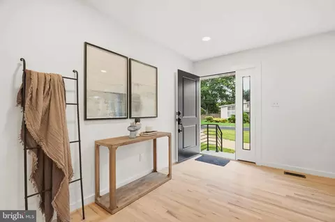 Entry Way - 109 Sunset Dr, Annapolis, MD 21403 photo 1 of 1