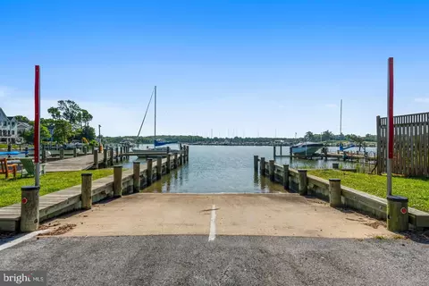 Exterior - 109 Sunset Dr, Annapolis, MD 21403 photo 14 of 14