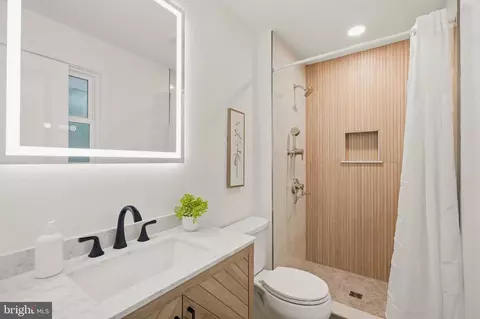 Bath - 109 Sunset Dr, Annapolis, MD 21403 photo 1 of 3