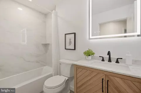 Bath - 109 Sunset Dr, Annapolis, MD 21403 photo 2 of 3