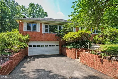 6303 Mallard Ln, Lothian, MD 20711