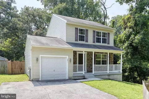 Exterior - 901 8th St, Pasadena, MD 21122 photo 2 of 5