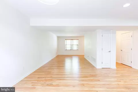 Living - 901 8th St, Pasadena, MD 21122 photo 5 of 6