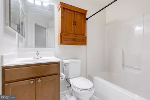 Bath - 901 8th St, Pasadena, MD 21122 photo 2 of 2