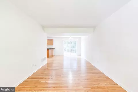 Living - 901 8th St, Pasadena, MD 21122 photo 1 of 6