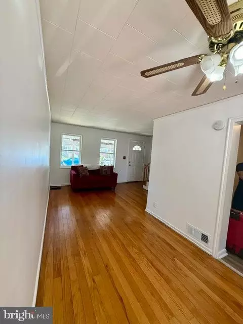 Entry Way - 5220 4th St, Baltimore, MD 21225 photo 1 of 2
