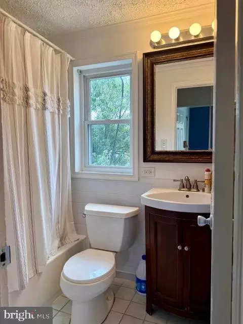 Bath - 5220 4th St, Baltimore, MD 21225 photo 1 of 2