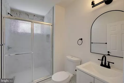 Bath - 1825 Johnson Rd, Annapolis, MD 21409 photo 4 of 4