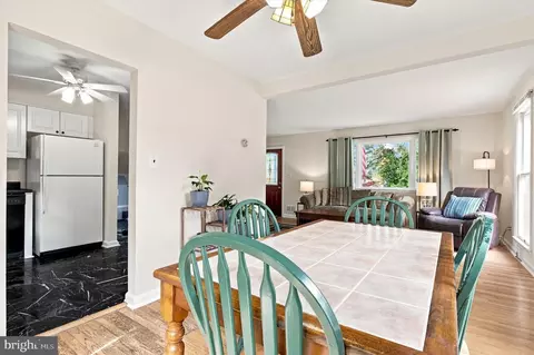 Dining - 208 Devon Ct, Linthicum Heights, MD 21090 photo 4 of 4