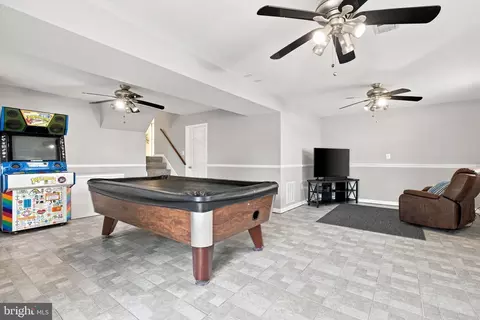 Entry Way - 208 Devon Ct, Linthicum Heights, MD 21090 photo 3 of 3