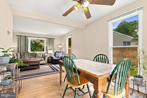 Dining - 208 Devon Ct, Linthicum Heights, MD 21090 photo 3 of 4