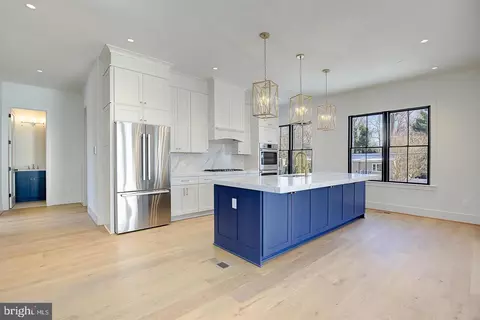 Kitchen - 3622 Edgemont St, Edgewater, MD 21037 photo 2 of 6