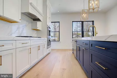 Kitchen - 3622 Edgemont St, Edgewater, MD 21037 photo 4 of 6