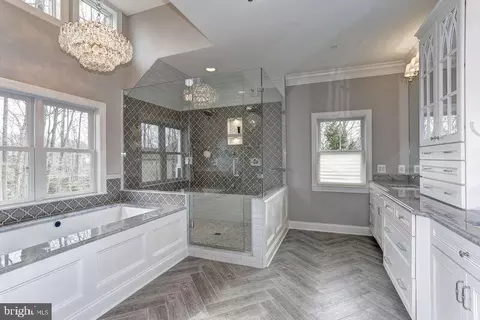 Bath - 3622 Edgemont St, Edgewater, MD 21037 photo 2 of 2