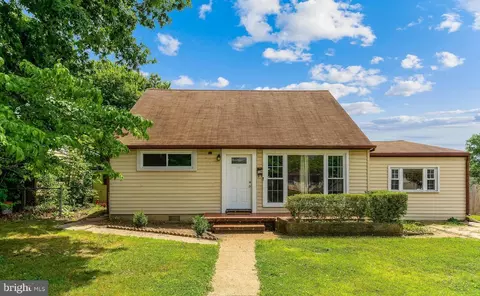 19 Stevens Rd, Glen Burnie, MD 21060