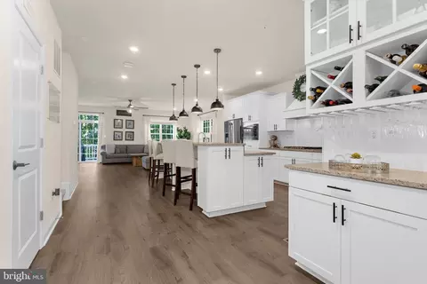 Entry Way - 2907 Bluebells Ct, Gambrills, MD 21054 photo 6 of 14