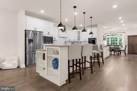 Kitchen - 2907 Bluebells Ct, Gambrills, MD 21054 photo 3 of 4