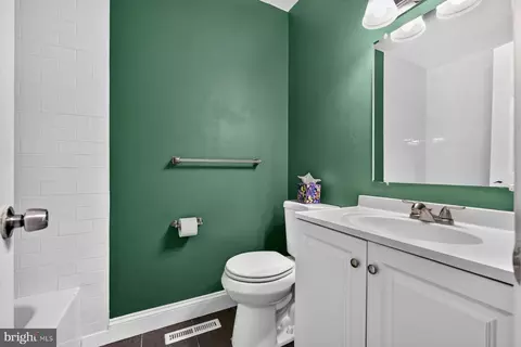Bath - 74 Heritage Ct, Annapolis, MD 21401 photo 1 of 2