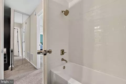 Bath - 74 Heritage Ct, Annapolis, MD 21401 photo 2 of 2