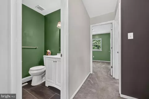 Entry Way - 74 Heritage Ct, Annapolis, MD 21401 photo 4 of 5