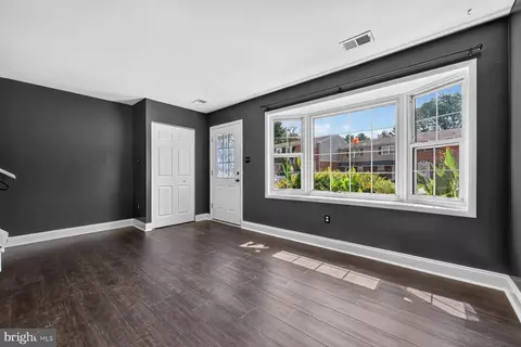Living - 74 Heritage Ct, Annapolis, MD 21401 photo 1 of 1